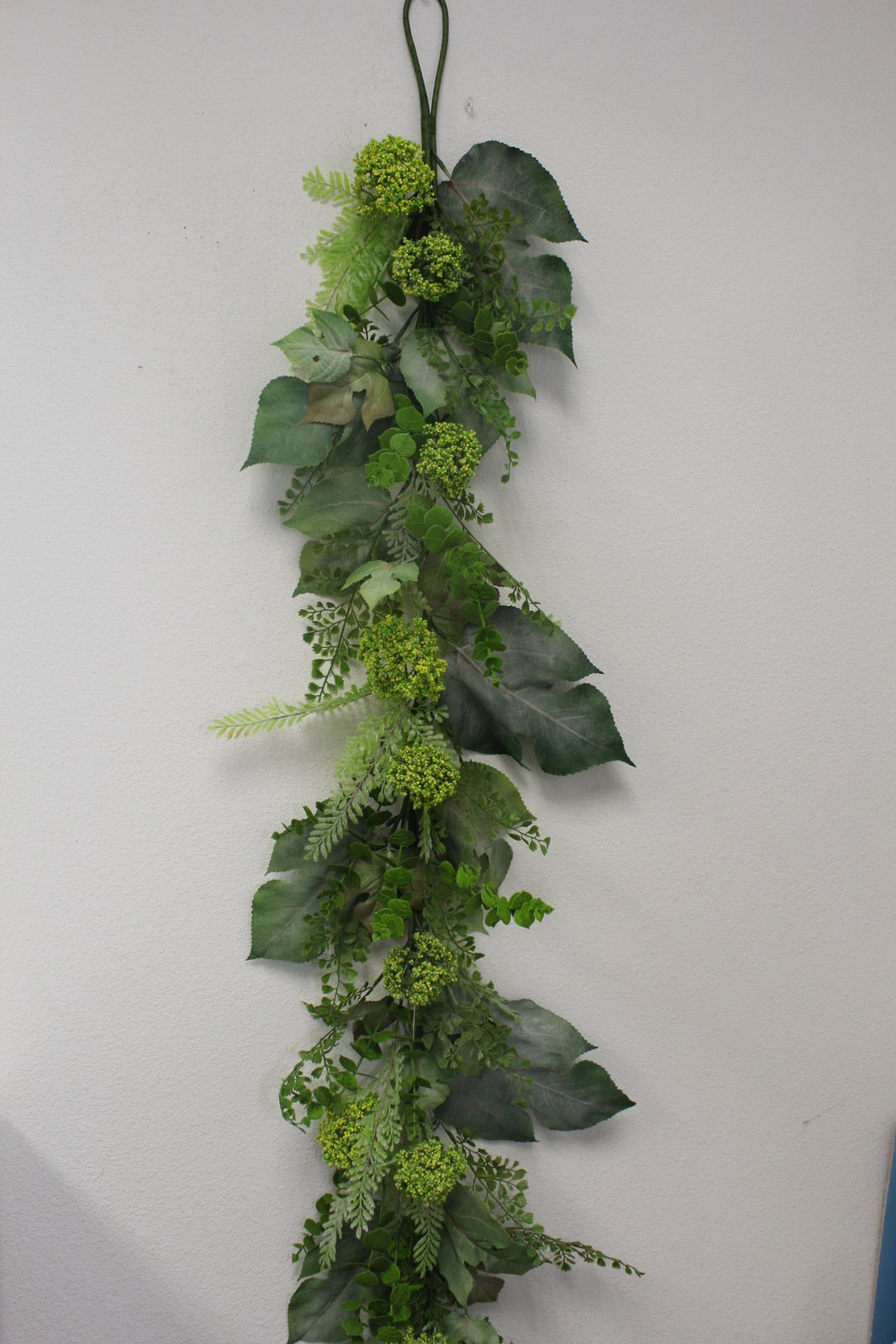 2025 Wreaths, Garlands, and Sprays Page 5 Supreme Silk